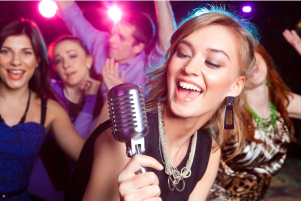 Bí ẩn giấc mơ thấy hát karaoke và con số may mắn 1 Bí ẩn giấc mơ thấy hát karaoke và con số may mắn khi chơi lô đề?