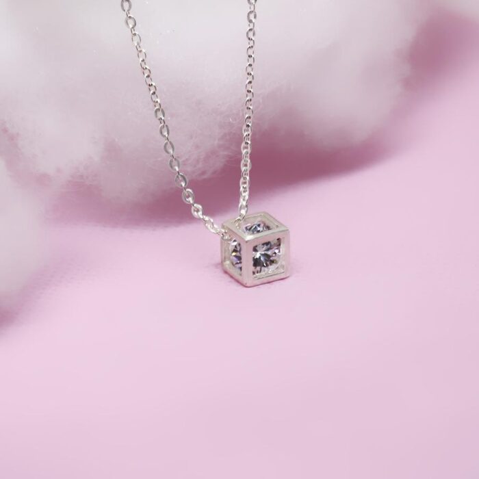 Điềm báo giấc mơ thấy dây chuyền bạc và con số liên quan? 1 Điềm báo giấc mơ thấy dây chuyền bạc và con số liên quan?